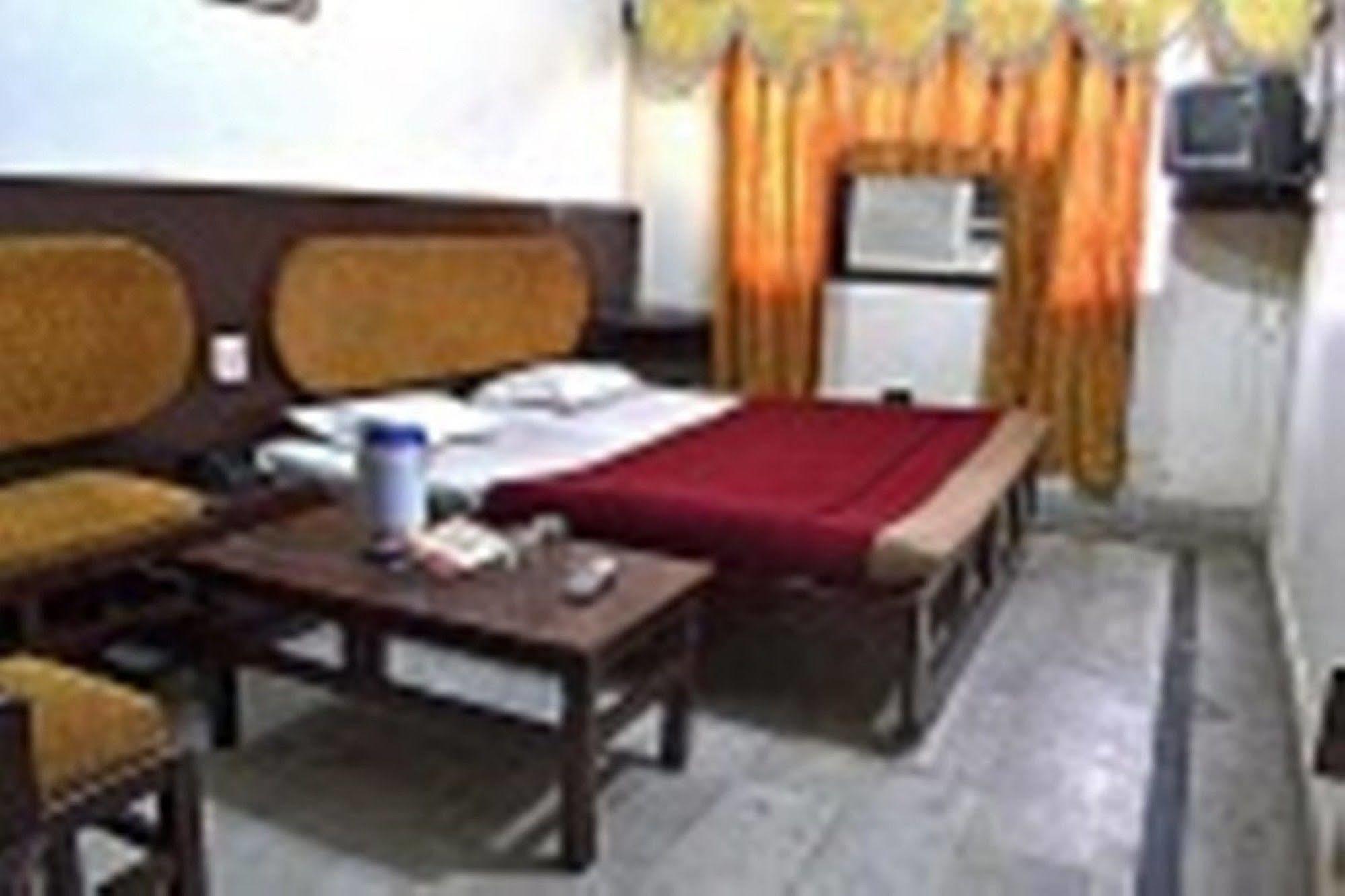 Aditya Palace Agra  Eksteriør billede