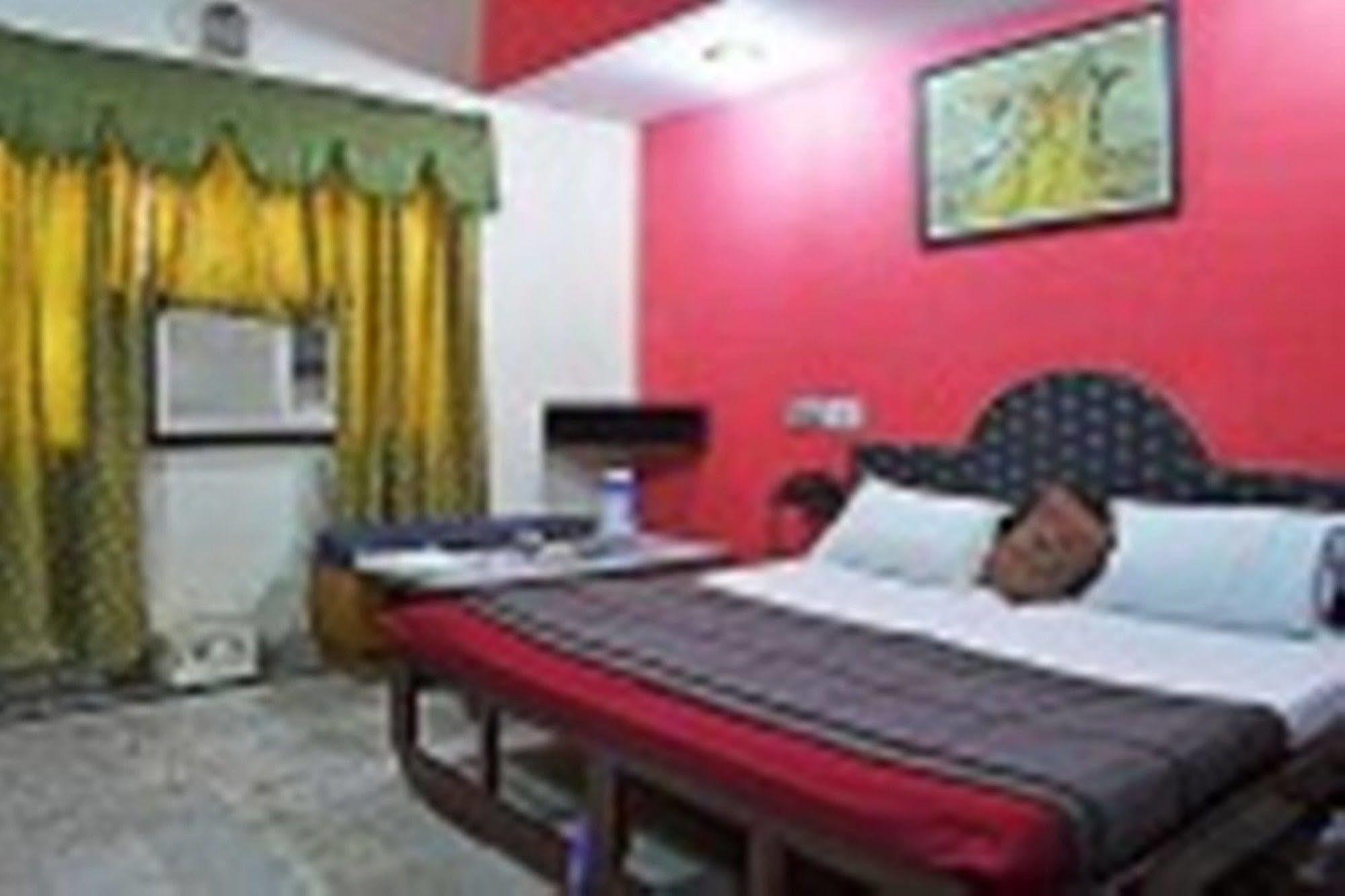 Aditya Palace Agra  Eksteriør billede
