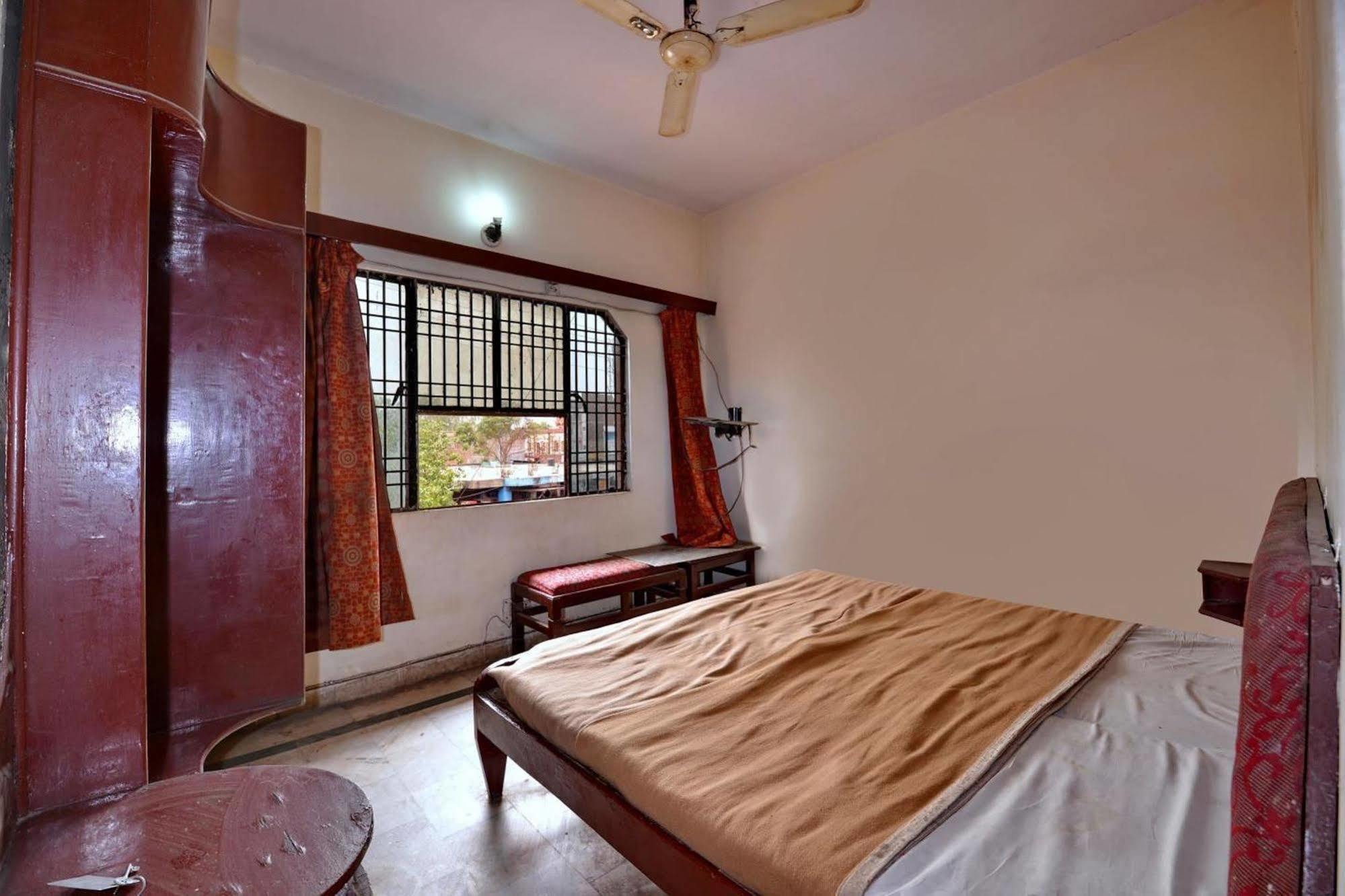 Aditya Palace Agra  Eksteriør billede